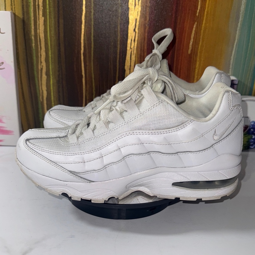 “SOLD” Nike Air Max 95 White Sneakers Size 4.5 Youth